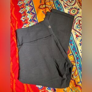 Lululemon Black Low-Rise Capri Leggings